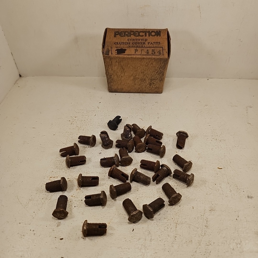 VINTAGE NOS LOT OF 30 CLUTCH COVER SCREWS/BOLTS 1960S - 1980S GM MODELS 