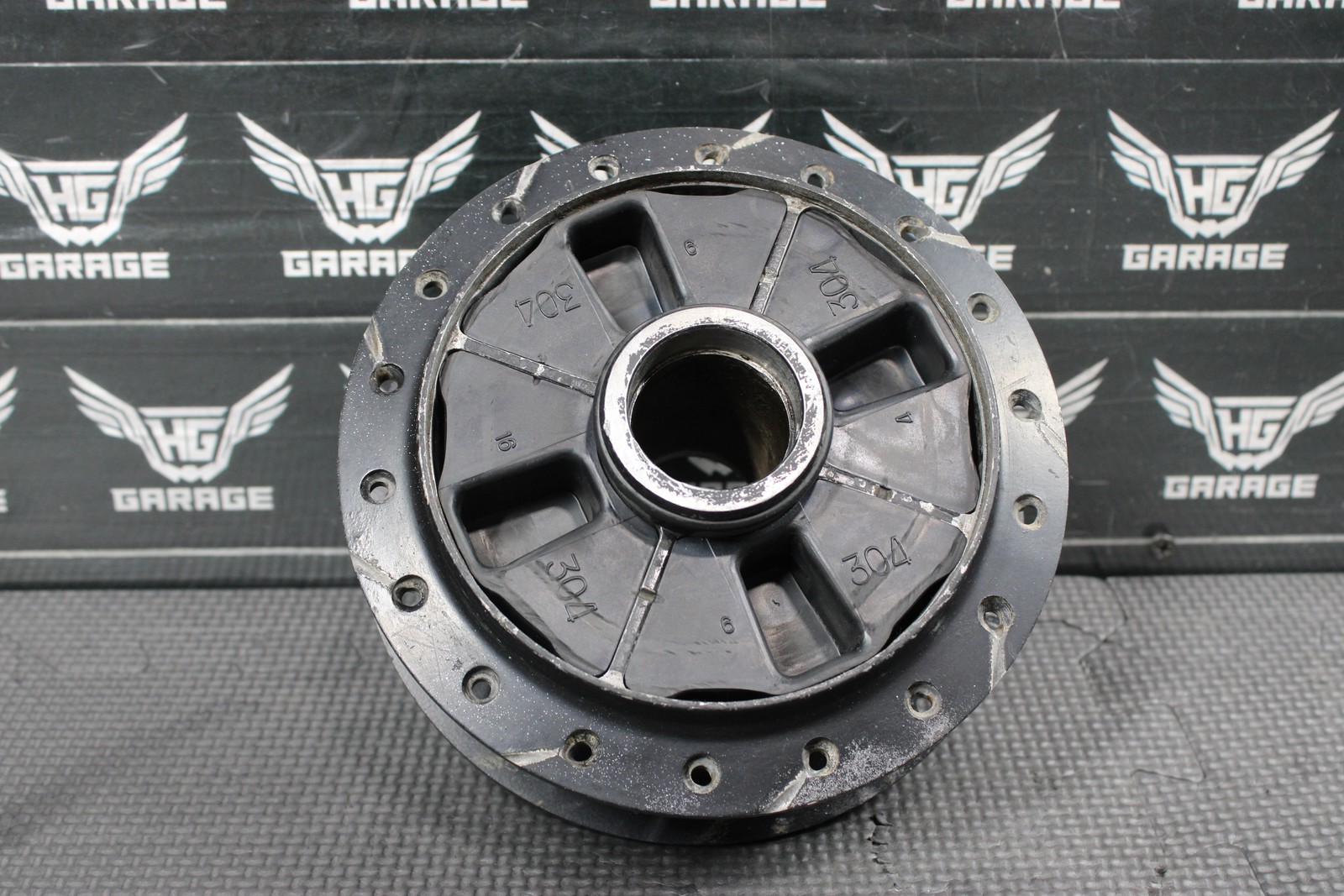 1997 93-98 YAMAHA RT100 OEM REAR BACK WHEEL RIM HUB 18A-25311-00-98