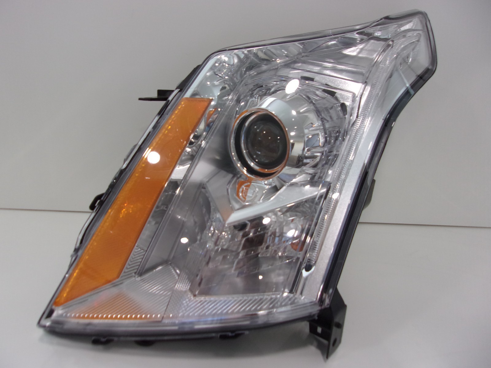 2010 - 2016 Cadillac SRX Driver Left LH Adaptive Xenon Hid Headlight OEM