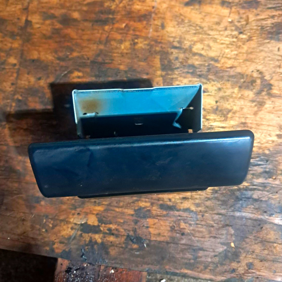 1996-2002 Toyota 4Runner Tacoma Ash Tray Black Fits SR5 Limited Ashtray Oem 1996-2002 Toyota 4Runner Tacoma Ash Tray Black Fits SR5 Limited Ashtray Oem