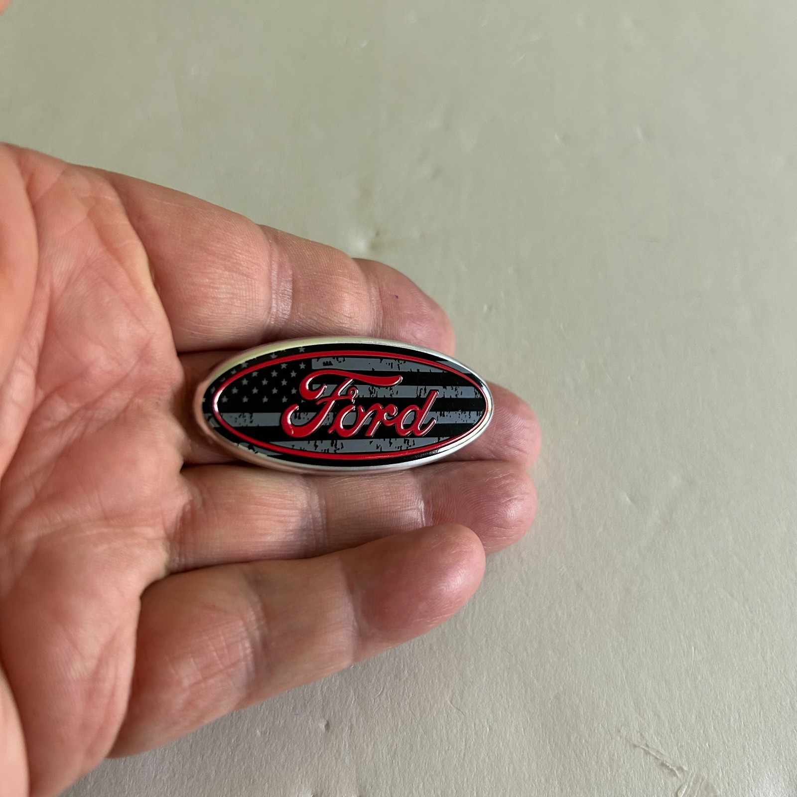 US Black Flag Steering Wheel Red Emblem Logo for Ford Horn Button