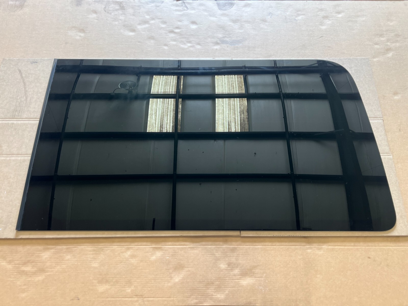 10-18 MERCEDES-BENZ SPRINTER REAR LEFT DRIVER SIDE WINDOW GLASS, OEM LOT3539