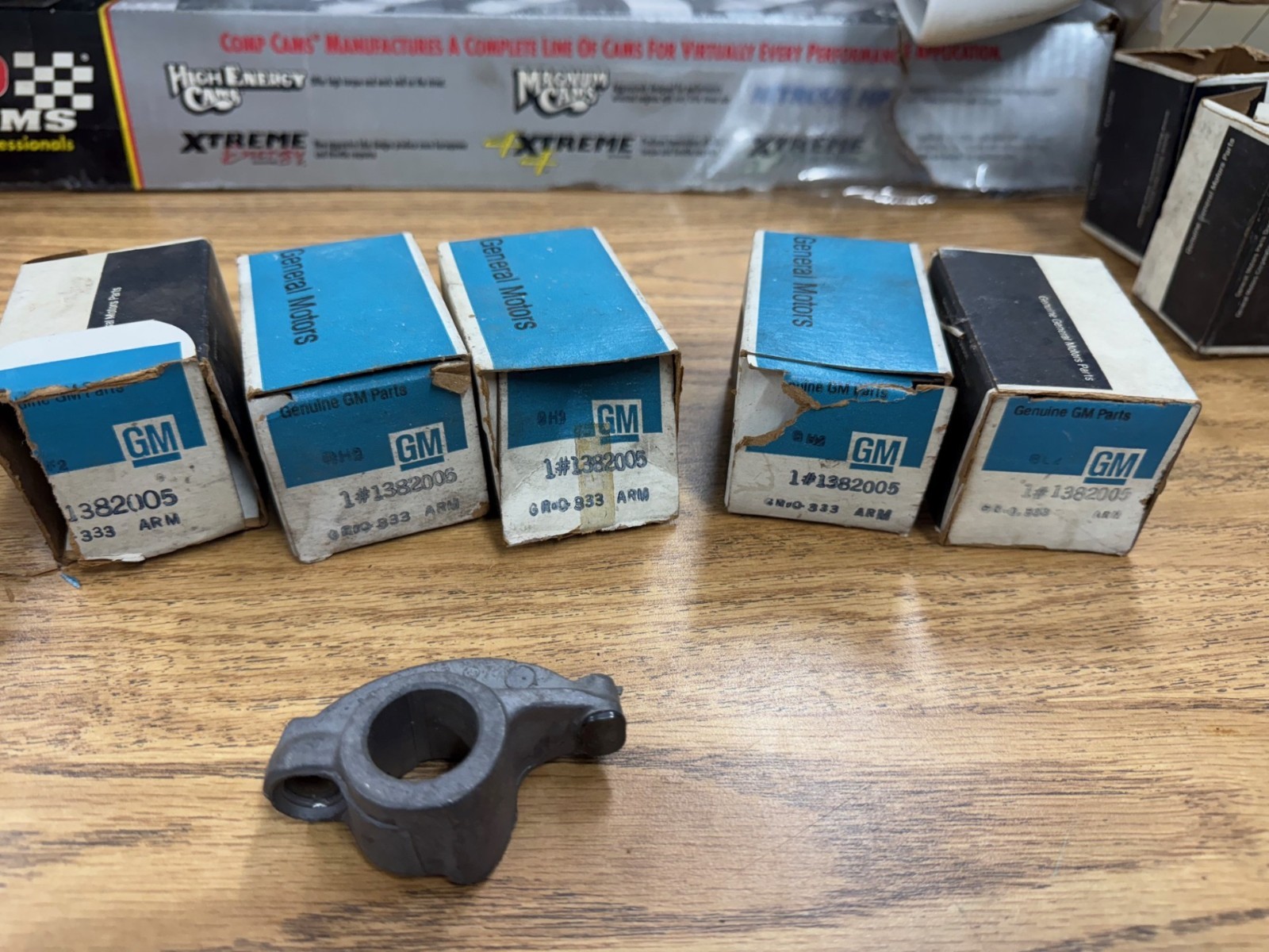NEW OEM GM ROCKER ARM # 1382005  1968 AND 1969 350 OR 400 V8