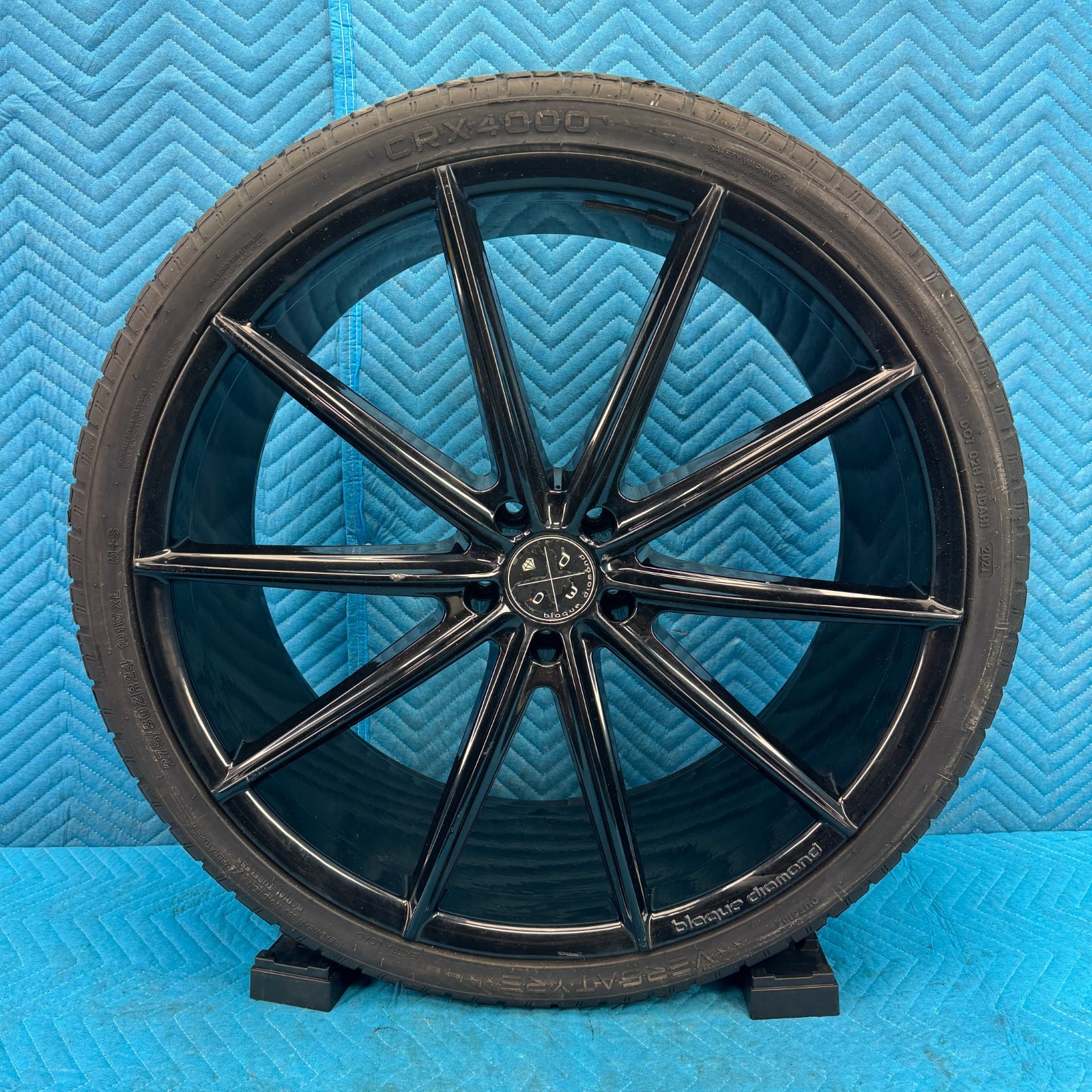 Blaque Diamond Wheels 24x9.0J OEM LE9101F24x9.0J