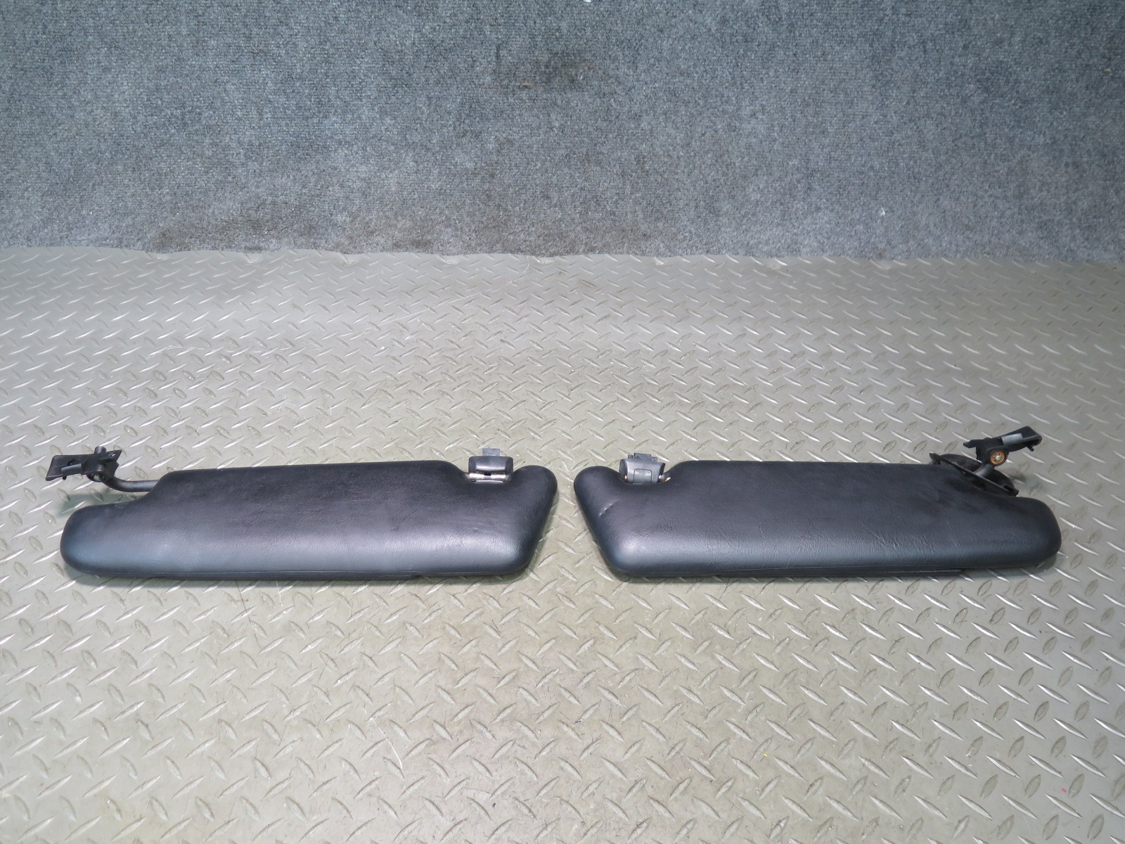 96-02 MERCEDES R129 SL-CLASS SET OF 2 FRONT LEFT & RIGHT SUN VISOR BLACK DAMAGED