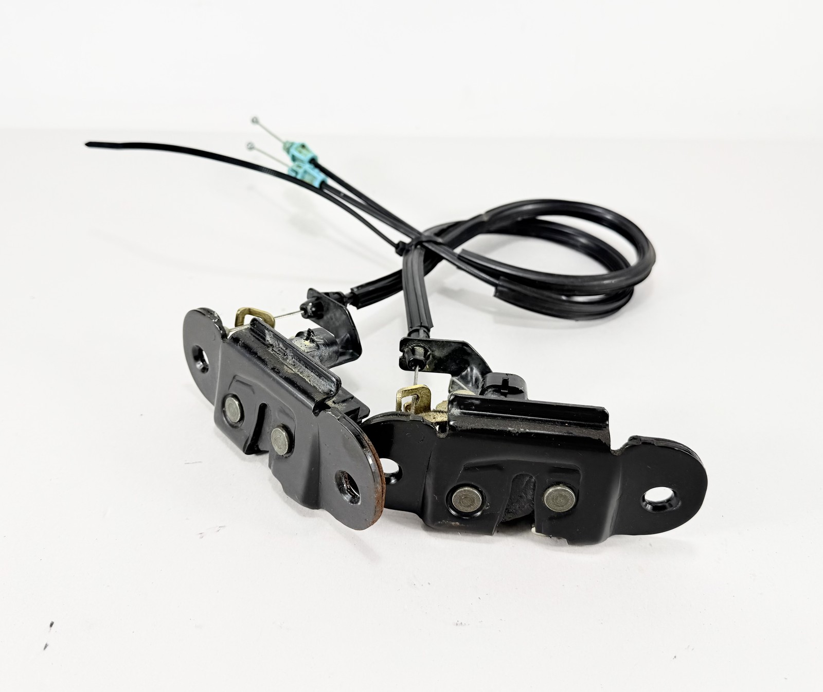 2000–2006 Chevy Suburban Tahoe Yukon Left & Right Liftgate Lock Latch Actuators