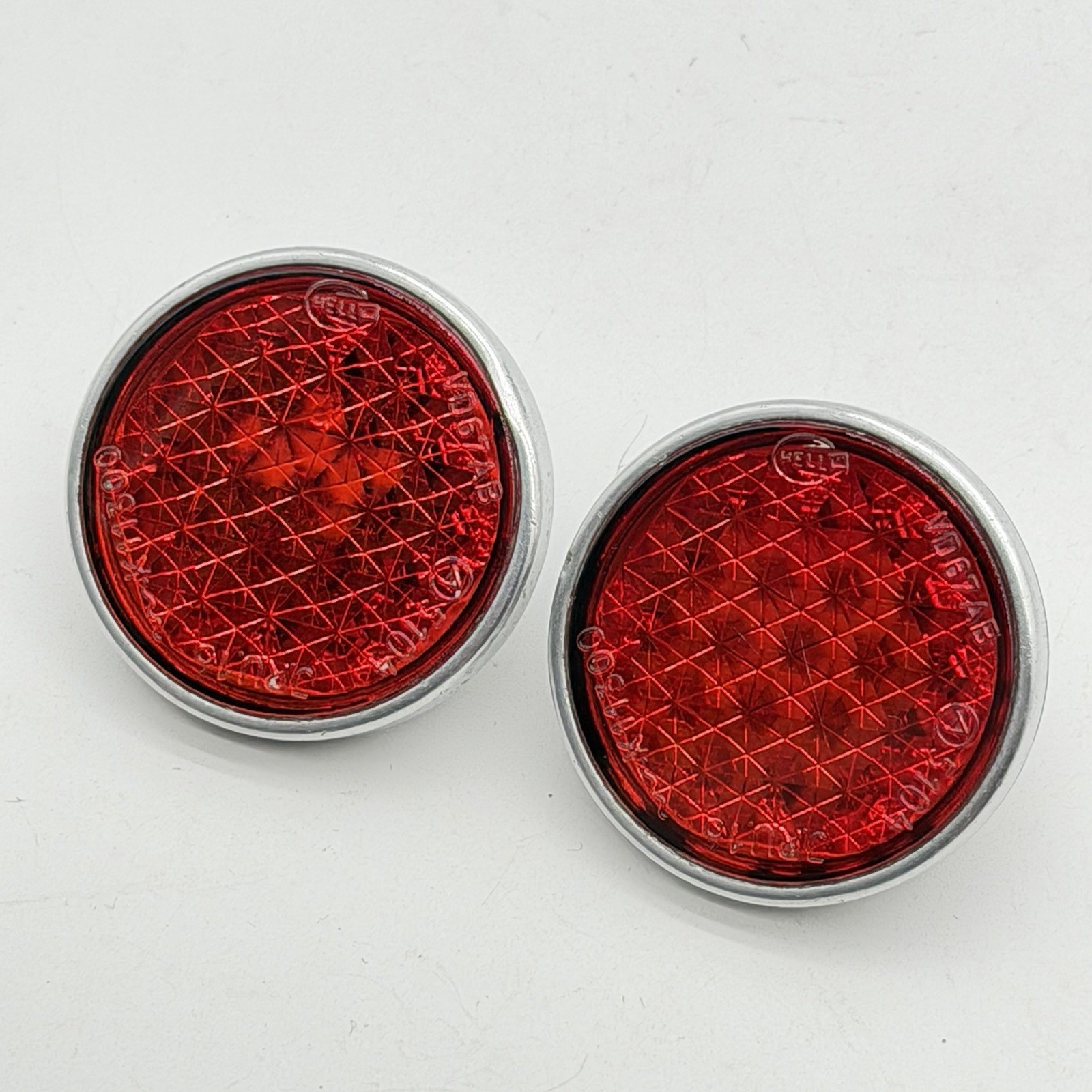 Volkswagen Bus Glass Reflector HELLA K11300 Barndoor