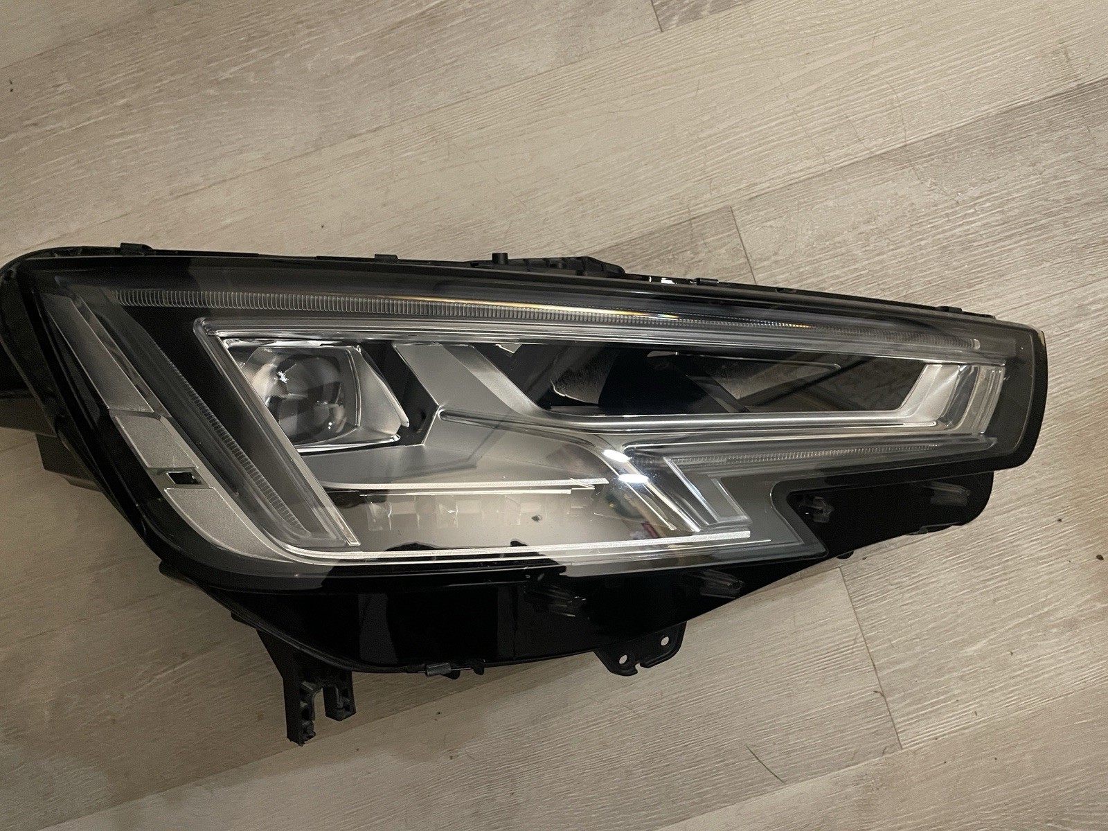 8W0 941 774 B 2017-2019 Audi A4 OEM Headlight Right Side OEM Genuine Right Side
