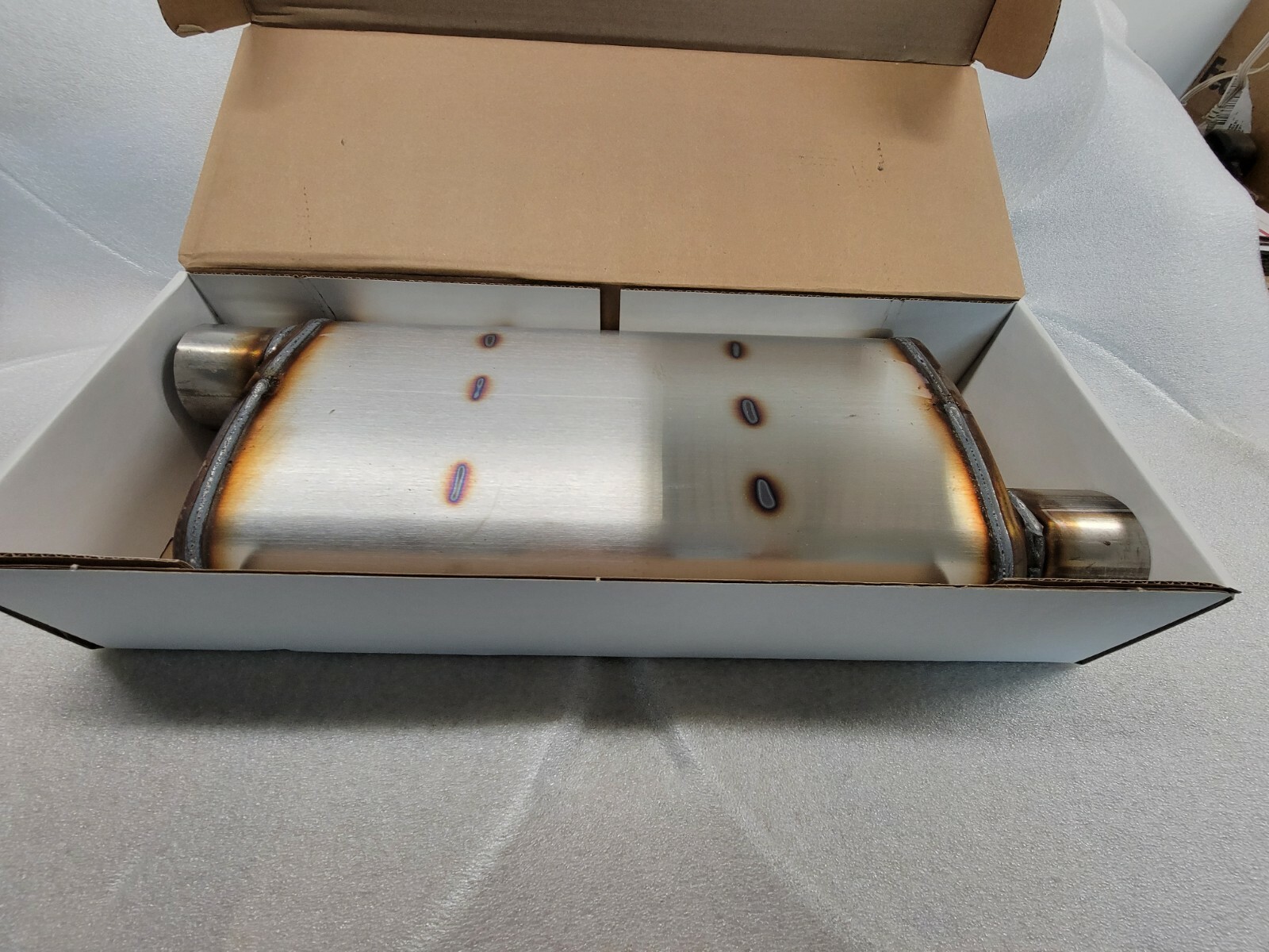 New Magnaflow Universal Performance Muffler 13269 XL 3 Chamber New Magnaflow Universal Performance Muffler 13269 XL 3 Chamber