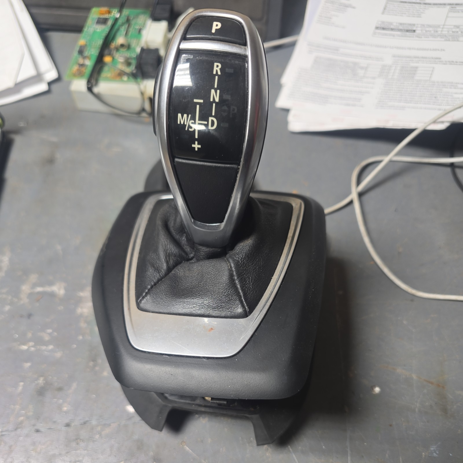 BMW 11-15 E84 X1 AUTOMATIC TRANSMISSION GEAR SHIFTER SELECTOR OEM 9260295