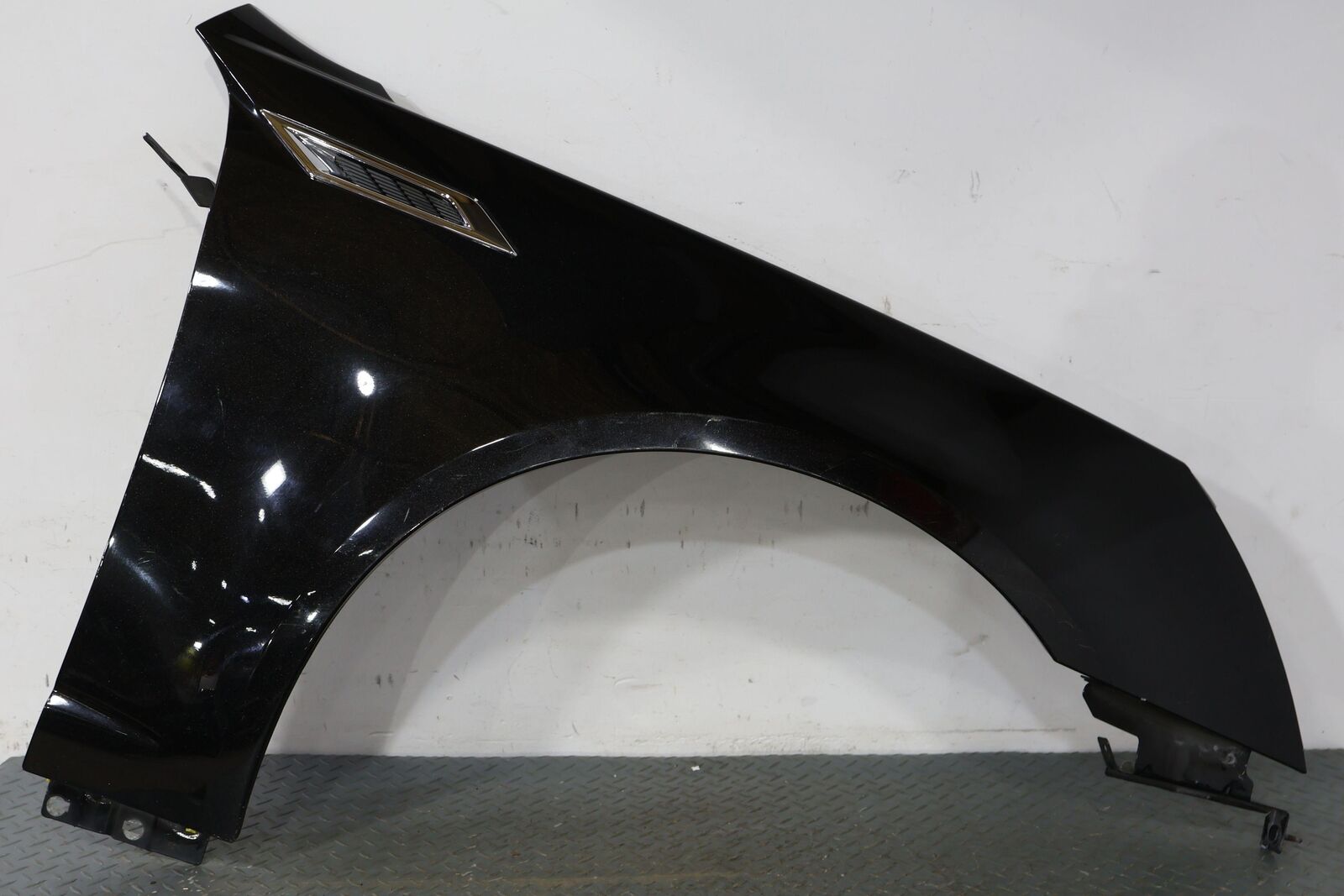 09-15 Cadillac CTS-V Coupe Front Right OEM Fender (Black Diamond GLK) Blemishes