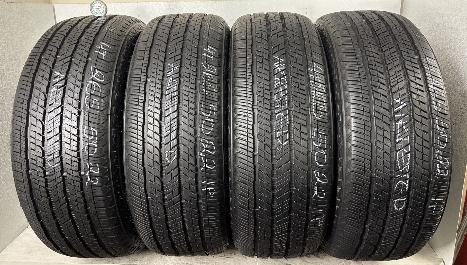 NO SHIPPING ONLY LOCAL PICK UP Set 4 Tires 265 50 22 Bridgestone Dueler H/T