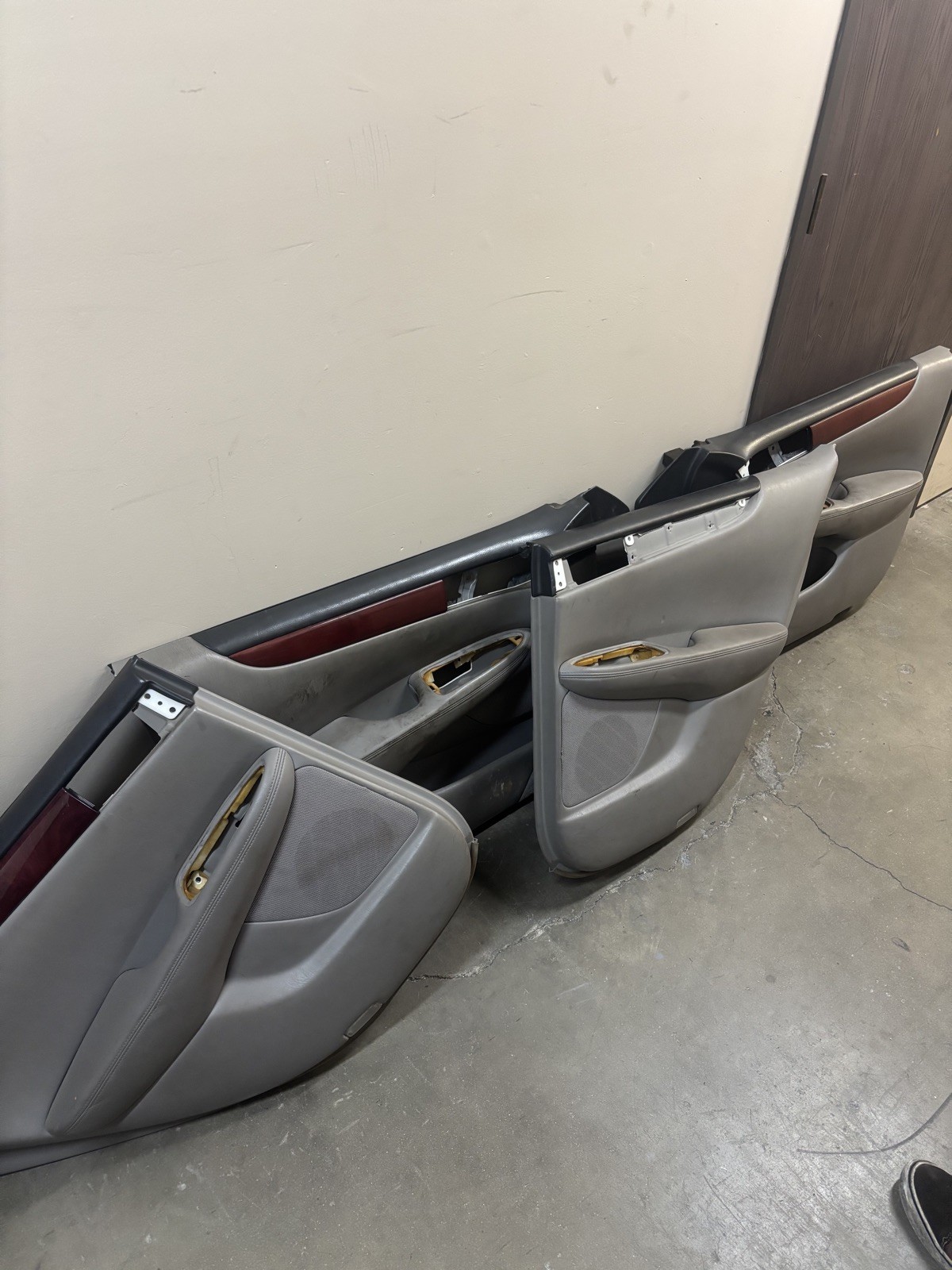 2002-2003 Lexus Es300 OEM Door Cards/door panels 2002-2003 Lexus Es300 OEM Door Cards/door panels