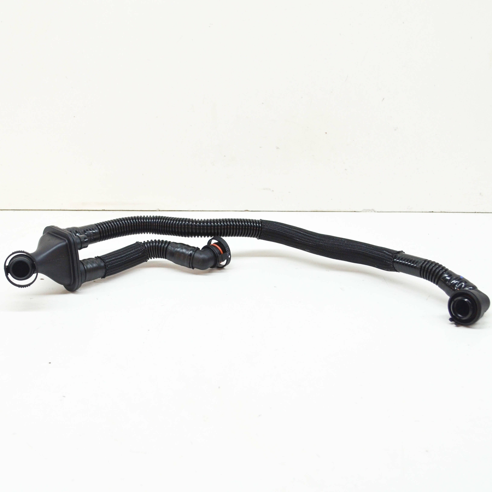 NEW AUDI A4 AVANT S4 QUATTRO A5 S5 CABRIOLET VENT HOSE 06M103210EB ORIGINAL
