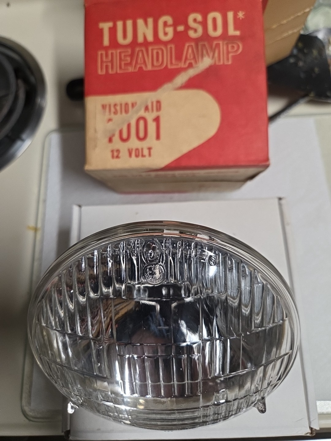 Tung-Sol Headlamp / Headlight / Beam No. 4001 12-Volt NOS Tung-Sol Headlamp / Headlight / Beam No. 4001 12-Volt NOS