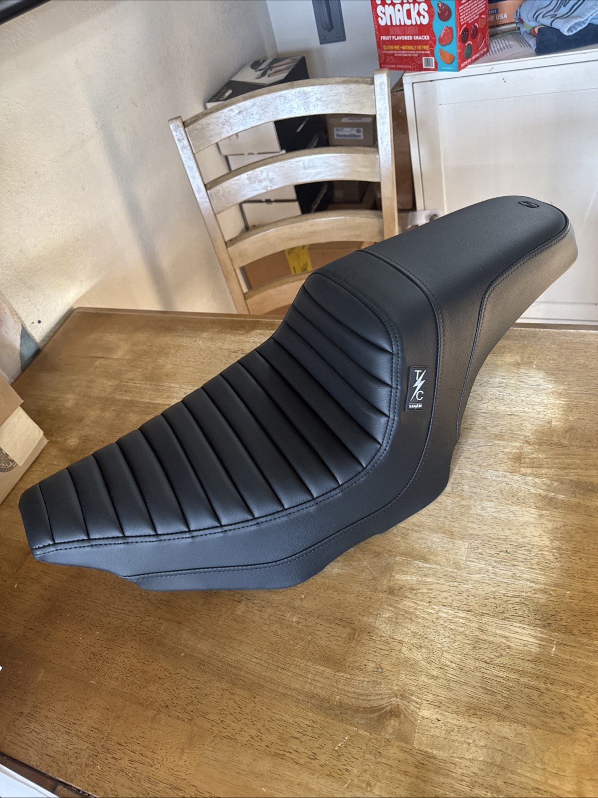 Saddlemen 24-26 Harley Gen2 Touring Thrashin Tuck & Roll Black Pro Series Seat
