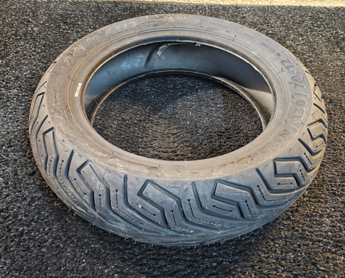 (QTY 1) Michelin City Grip 2 130/70-12 Scooter Tire Mold No. 8 62S 71961