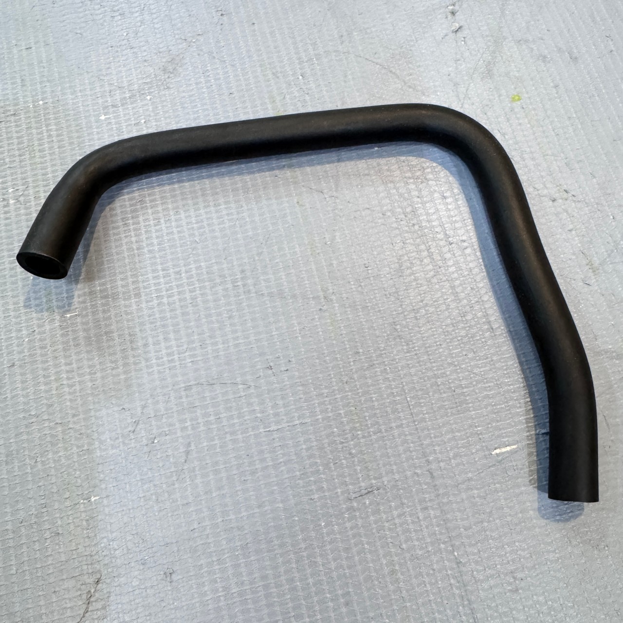 1226236020 Crankcase Breather Vent Hose Fits 1993‑2002 Mercedes‑Benz E‑Class 1226236020 Crankcase Breather Vent Hose Fits 1993‑2002 Mercedes‑Benz E‑Class