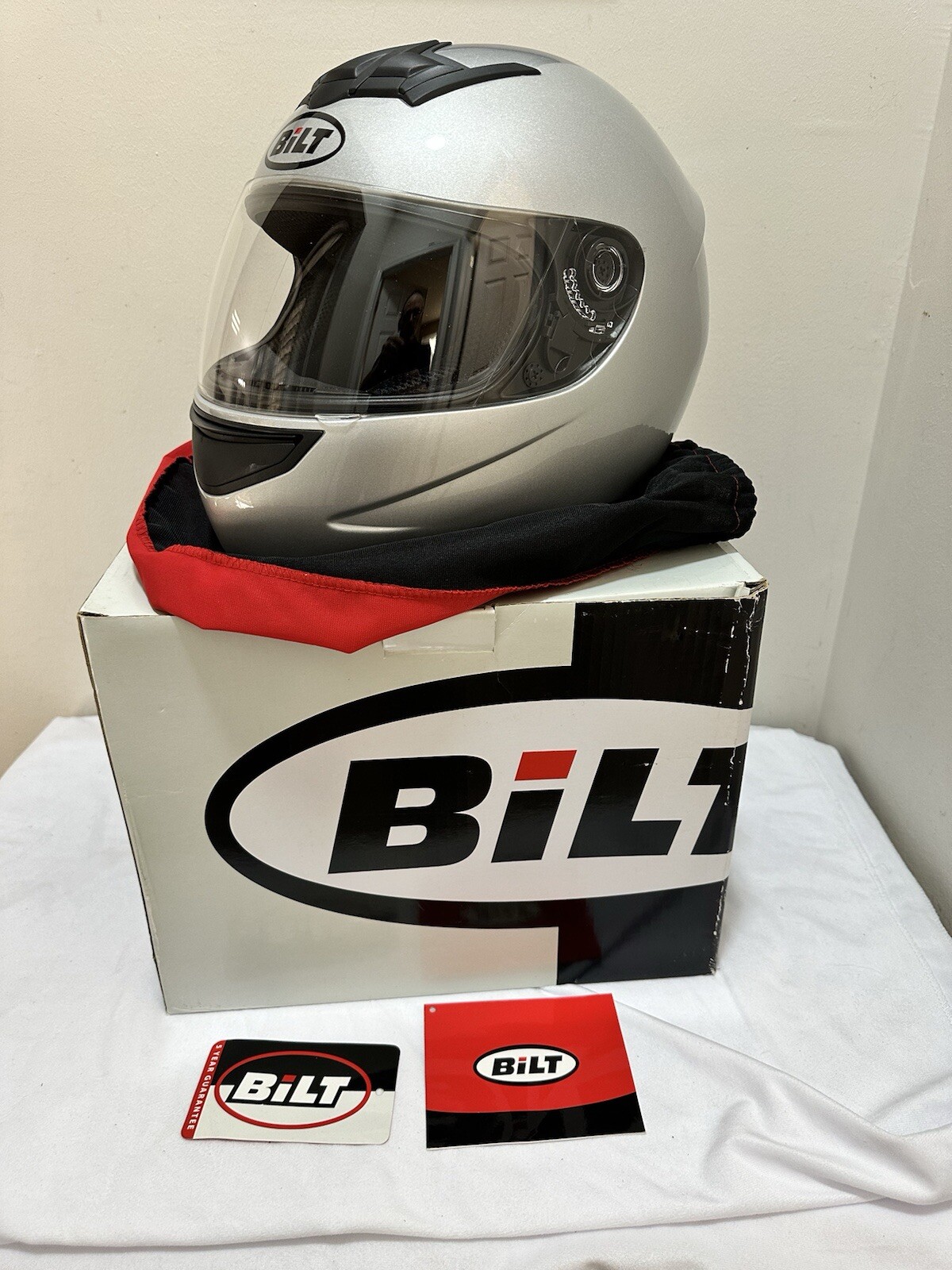 NEW BILT Model BLH 6 Full Face Motorcycle Helmet SILVER Size S Unisex SMALL NEW BILT Model BLH 6 Full Face Motorcycle Helmet SILVER Size S Unisex SMALL
