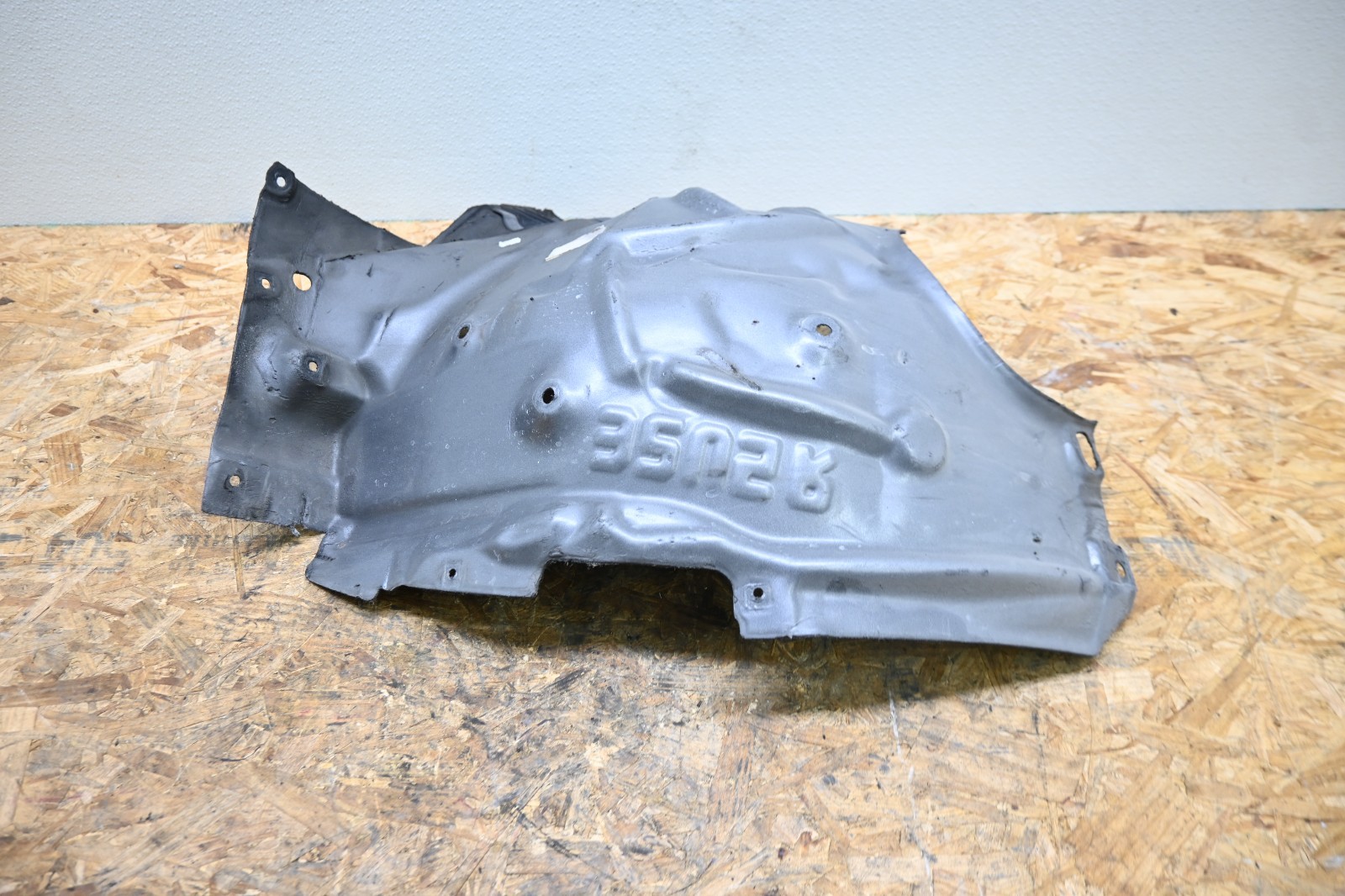 14-20 BMW F32 F36 428i 430i 440i Front Right Inner Fender Liner Splash Guard OEM