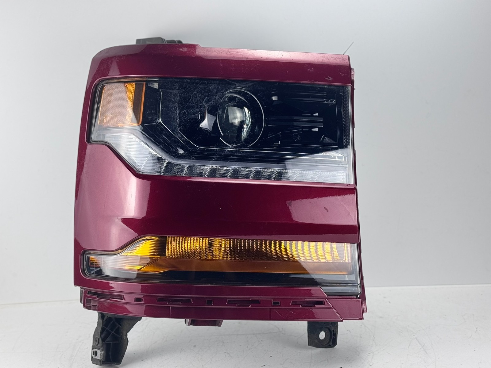 2016-2019 Chevy Silverado 1500 HID Xenon Headlight Right Passenger Side OEM 2016-2019 Chevy Silverado 1500 HID Xenon Headlight Right Passenger Side OEM