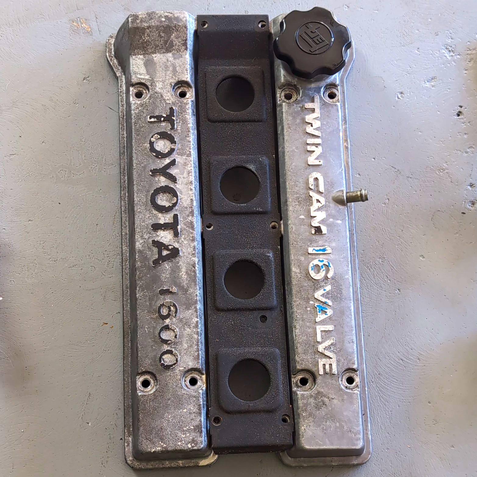 Toyota 4age Aw11 Ae86 16v Twin Cam Covers Valve Covers OEM SET OF 2 4AGE TOYOTA Toyota 4age Aw11 Ae86 16v Twin Cam Covers Valve Covers OEM SET OF 2 4AGE TOYOTA
