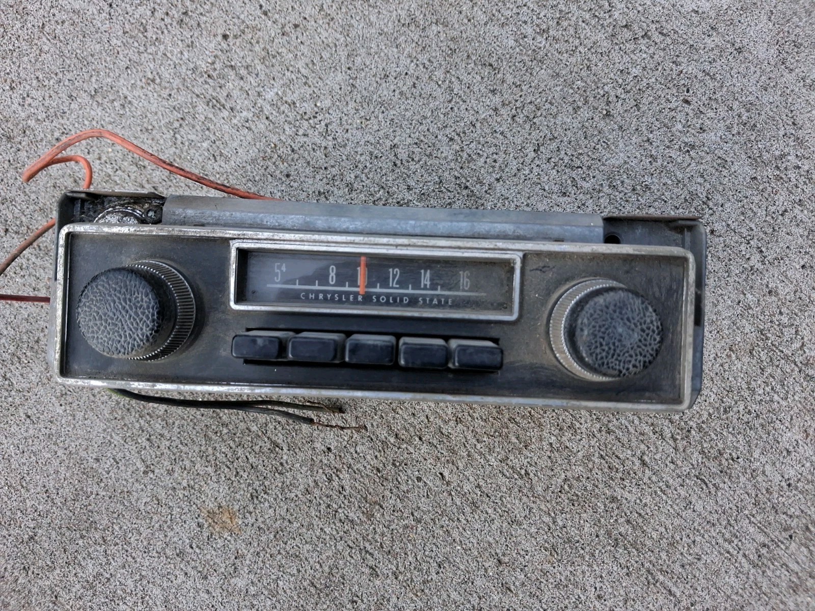 1974 Plymouth Valiant AM Radio OEM 1974 Plymouth Valiant AM Radio OEM