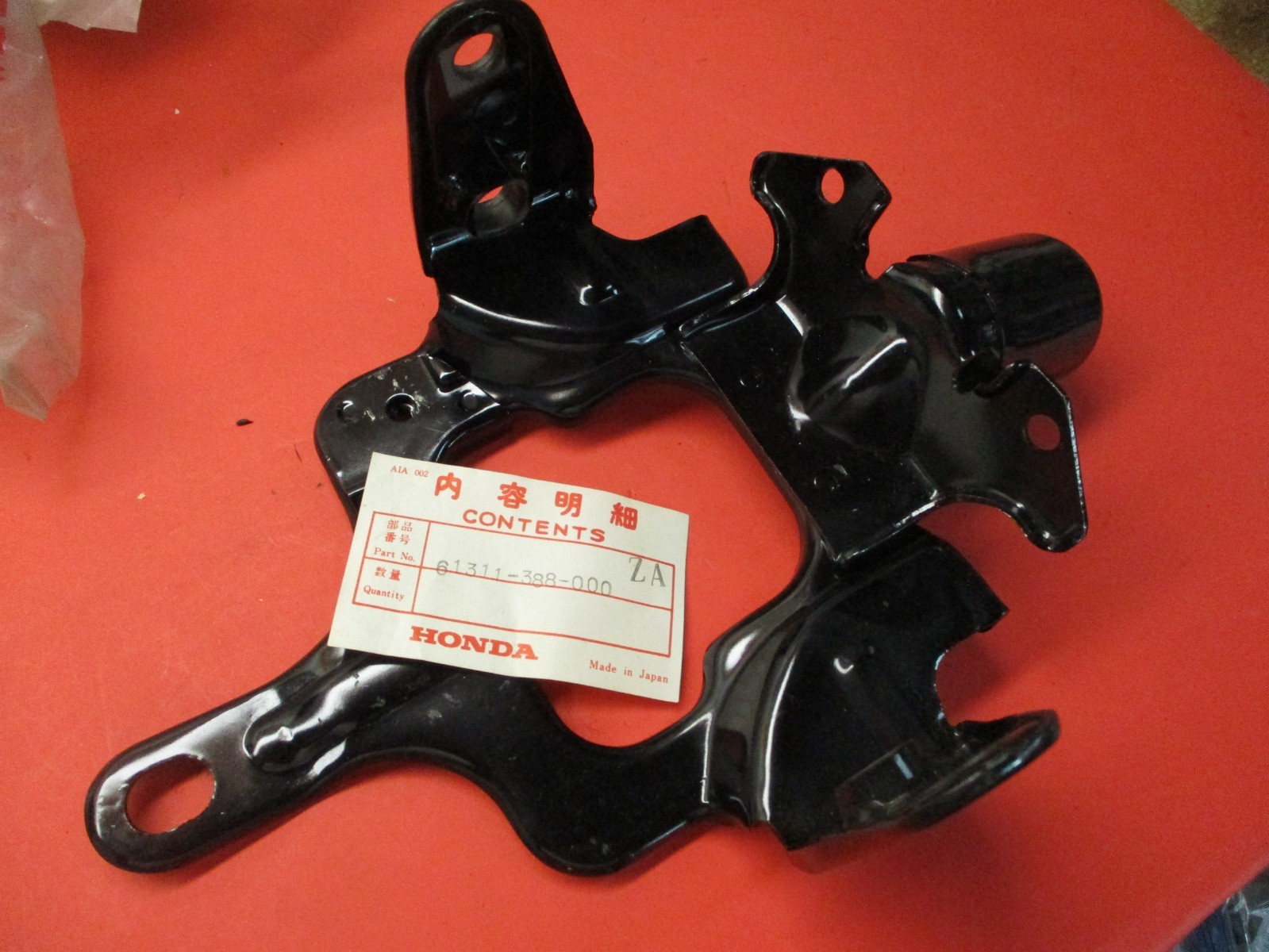NOS OEM ORIGINAL ORIGINAL HONDA 1976 1977 CJ360T STAY 61311-388-000ZA