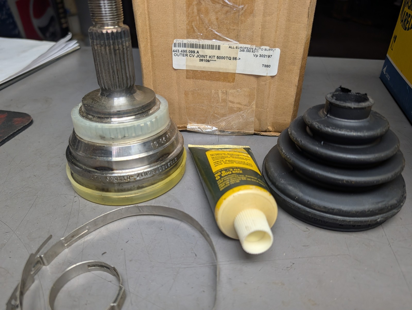 443498099A OEM Lobro GKN Outer CV joint kit 443498099A OEM Lobro GKN Outer CV joint kit