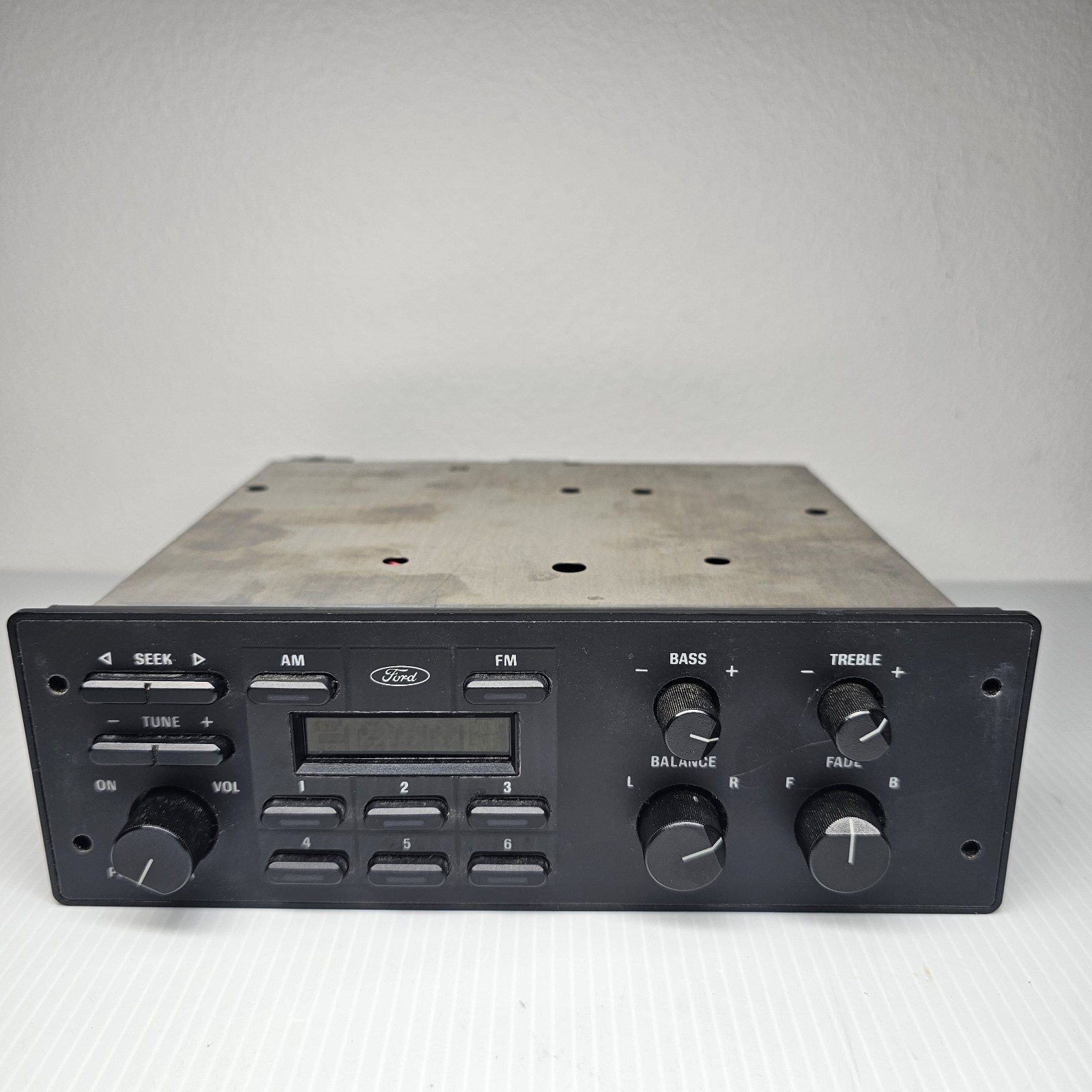 Vintage 1988 - 1994 FORD TEMPO TOPAZ AM FM Radio | Model F23F-19B131-AA Untested