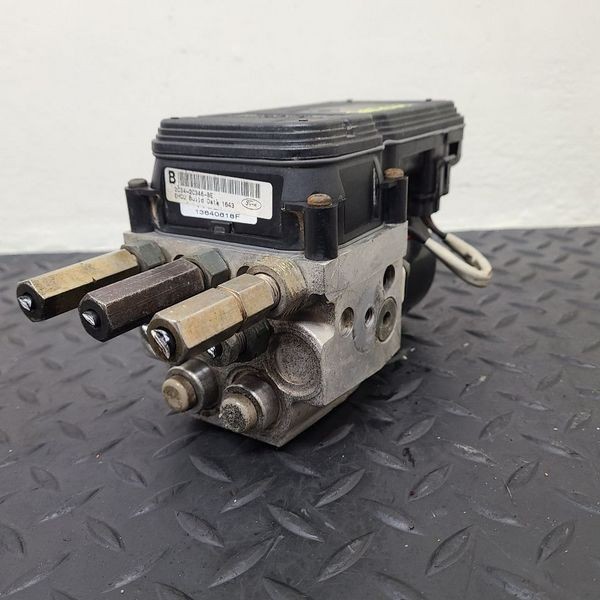 2002-2005 Ford Excursion ABS Anti-Lock Brake Pump Assembly 4x4 Used 2002-2005 Ford Excursion ABS Anti-Lock Brake Pump Assembly 4x4 Used