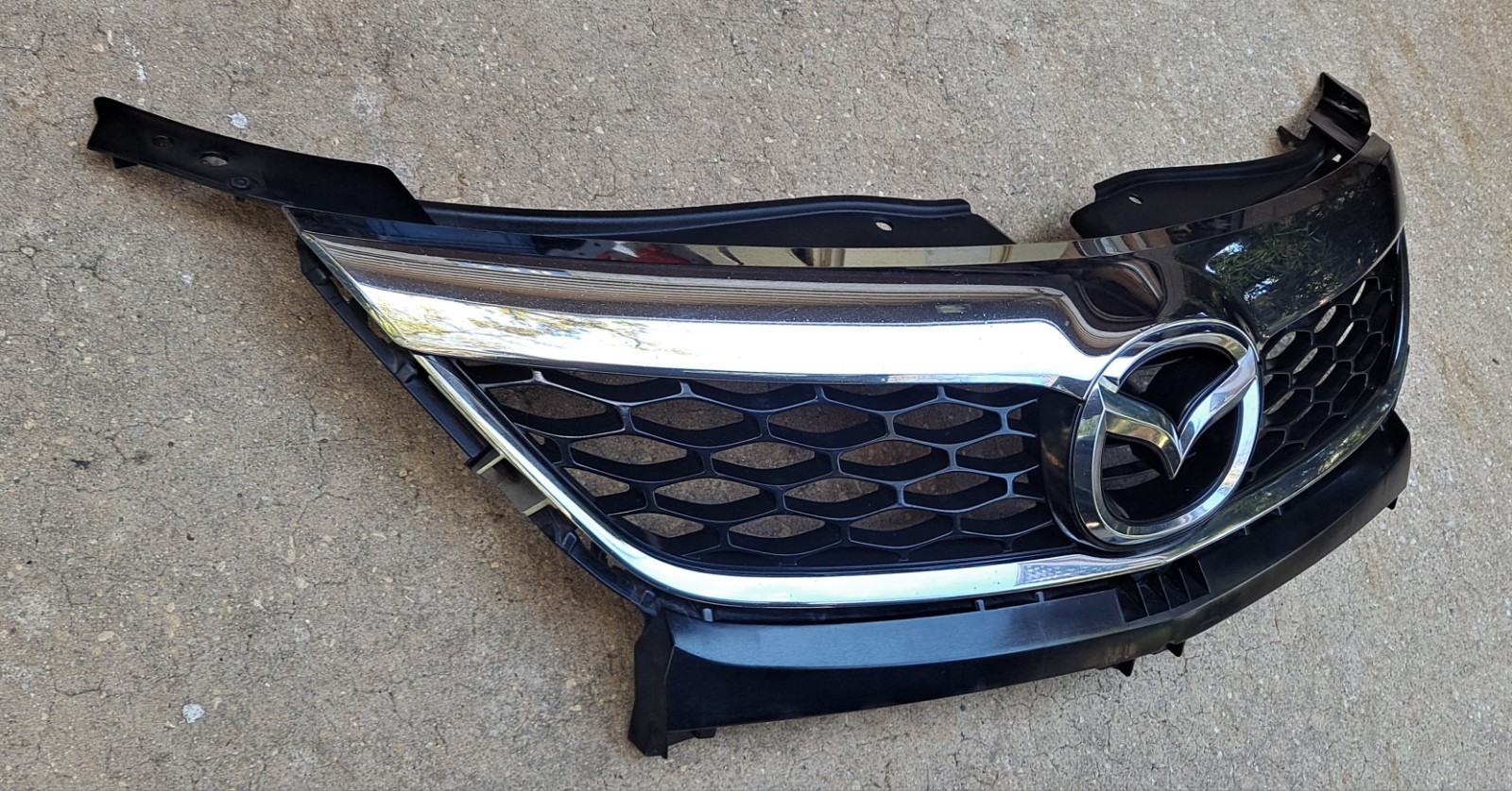 2010 2011 2012 Mazda CX9 CX-9 Front Grille Upper Chrome & Black 2010 2011 2012 Mazda CX9 CX-9 Front Grille Upper Chrome & Black