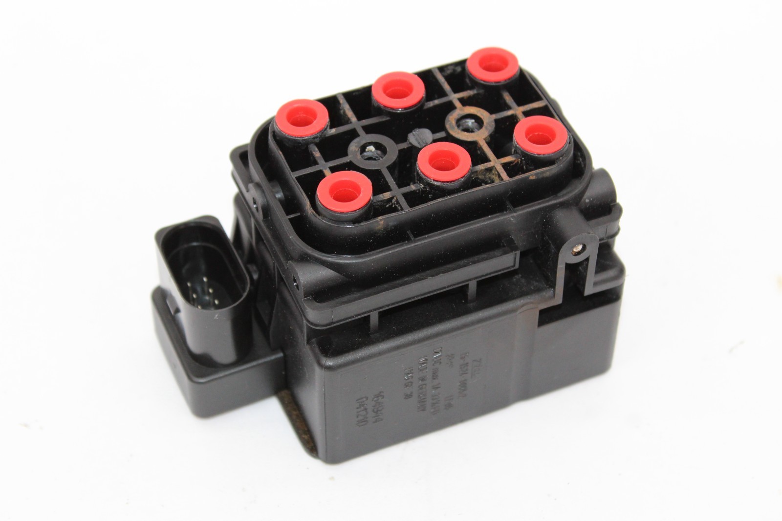 Bentley Continental GT Air Suspension Control Valve Block OEM 2003-2018 Bentley Continental GT Air Suspension Control Valve Block OEM 2003-2018