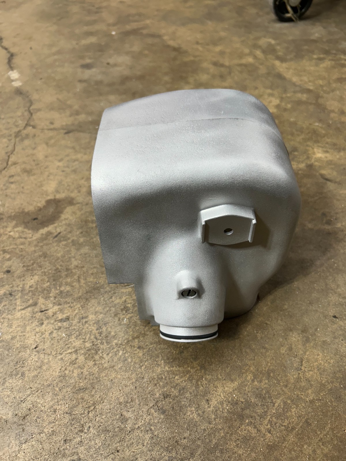 BMW Airhead Clamshell Air Filter Housing w/ Screw (/5, /6, /7) BMW Airhead Clamshell Air Filter Housing w/ Screw (/5, /6, /7)