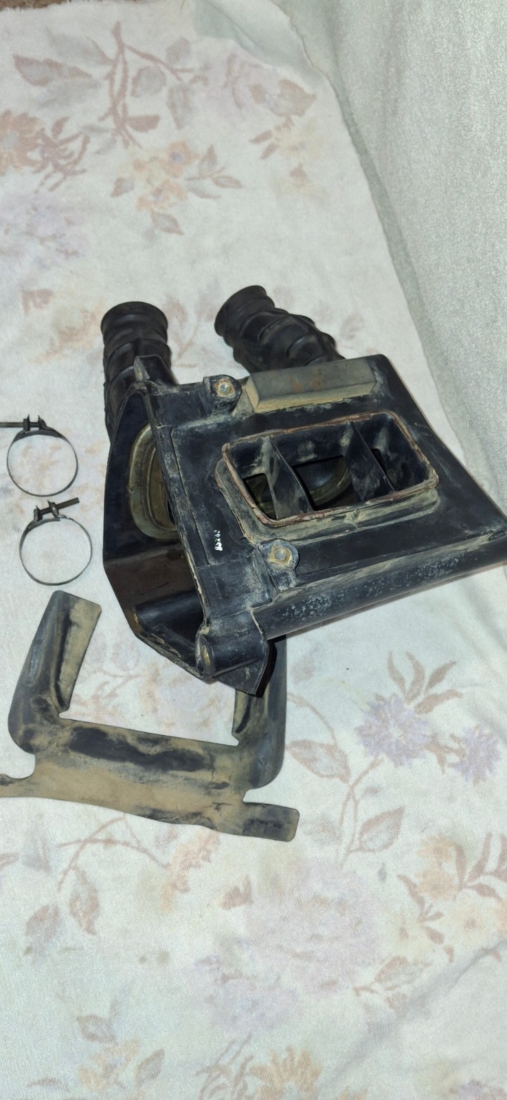 1984 85 Honda XR250R XR250 R OEM Airbox