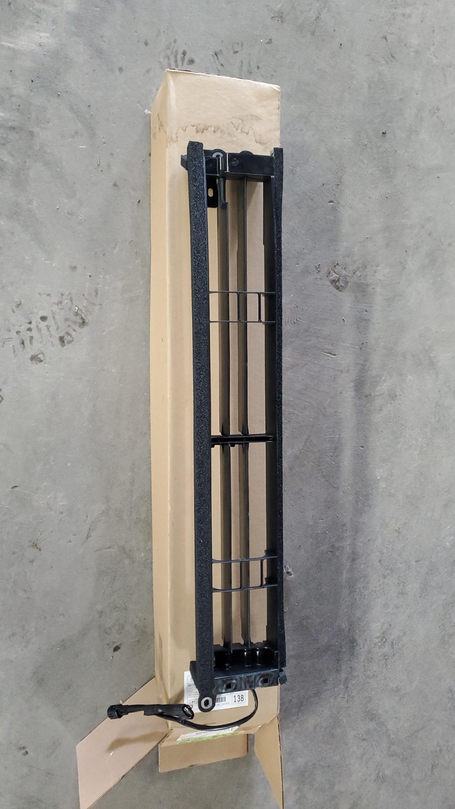 Genuine OEM Toyota 19-22 Rav4 HY grille shutter (Motor not included)53019-0R020