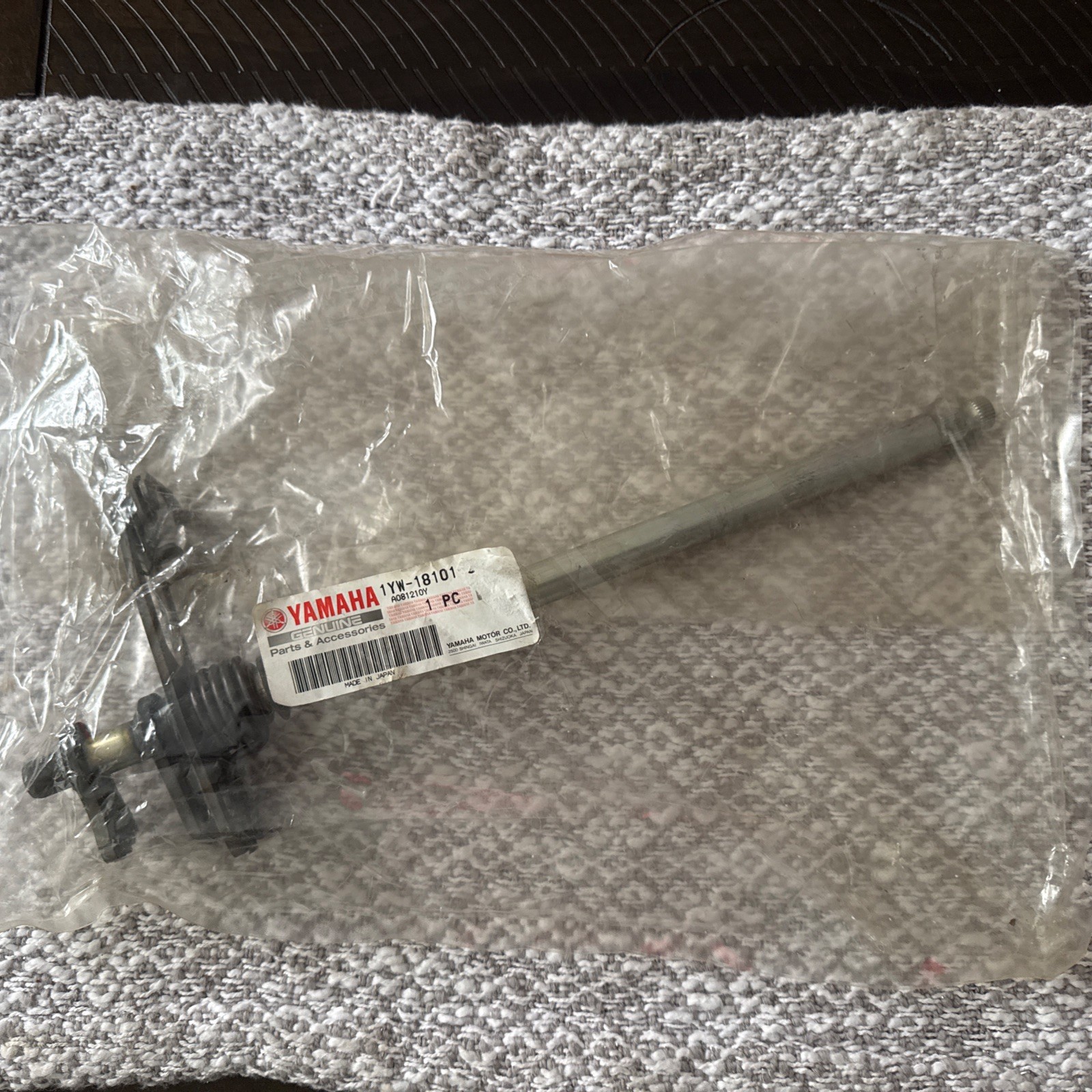 NOS 90-98 Yamaha YFM350 Moto-4 YFM400 Kodiak 4WD Shift Shaft Assy 1YW-18101-00