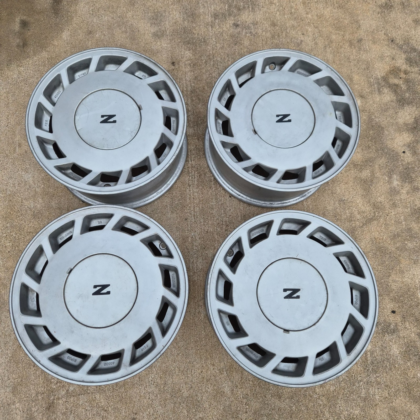 NISSAN 300ZX 5 LUG RIMS 1987-1989