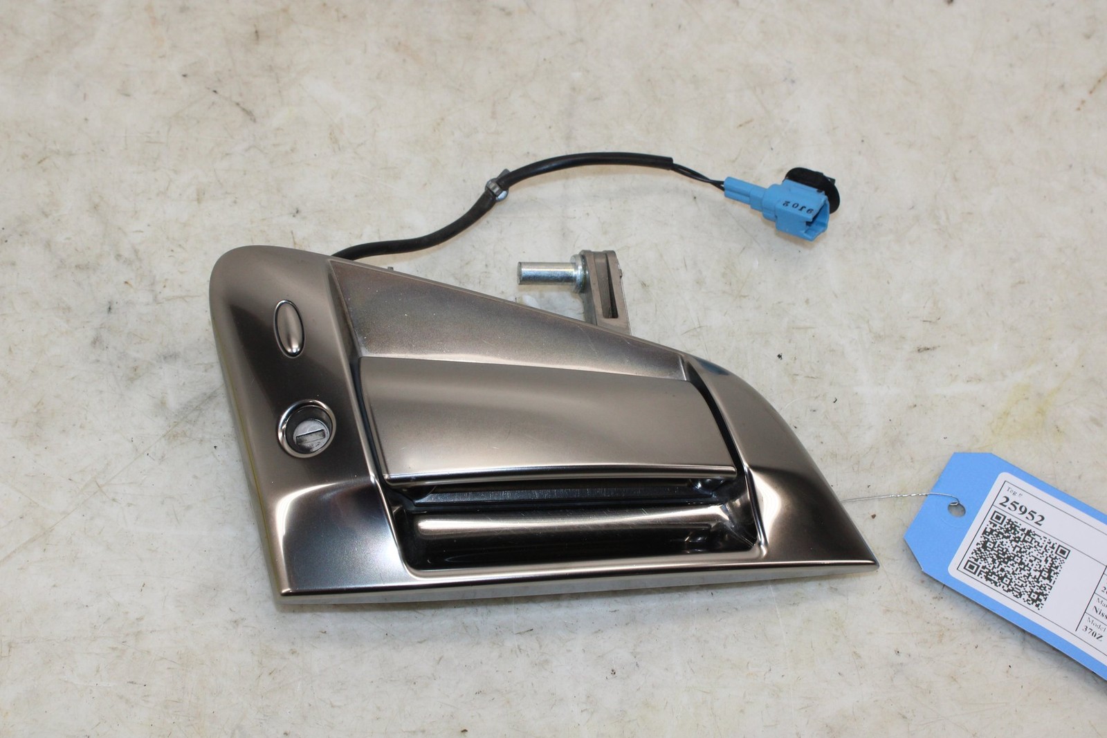 2018-2020 Nissan 370Z Left Exterior Door Handle OEM SH32