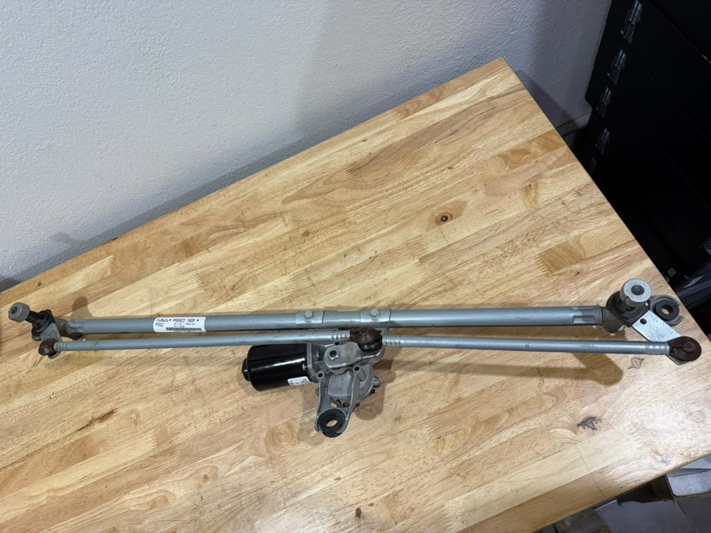 FL34-17500-AE Wiper Trans. Linkage FORD PICKUP F150 15 16 17 18 19 20 OEM FL34-17500-AE Wiper Trans. Linkage FORD PICKUP F150 15 16 17 18 19 20 OEM