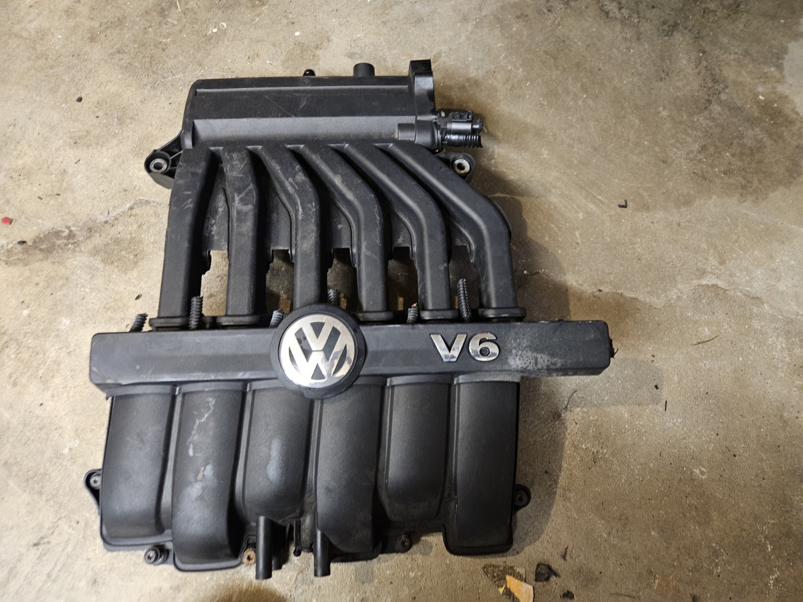 2008-2010 Volkswagen VW Touareg 3.6L V6 Intake Manifold OEM 03H133201M TESTED 2008-2010 Volkswagen VW Touareg 3.6L V6 Intake Manifold OEM 03H133201M TESTED