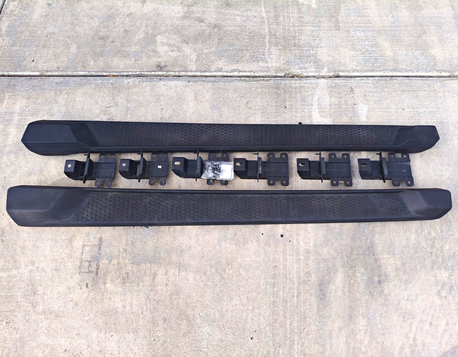JLU JEEP WRANGLER SIDE STEP RUNNING BOARD NERF BAR SAHARA UNLIMITED 2018-2025 JLU JEEP WRANGLER SIDE STEP RUNNING BOARD NERF BAR SAHARA UNLIMITED 2018-2025