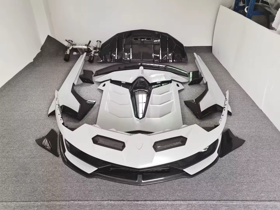 Lamborghini Aventador SVJ Upgrade Kit Half Carbon Fiber 