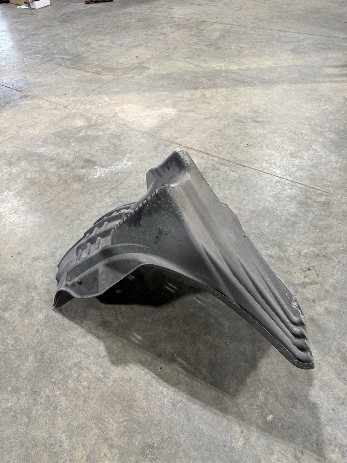2020 Freightliner Splash Shield RH/S OEM 22-77438-001 2020 Freightliner Splash Shield RH/S OEM 22-77438-001