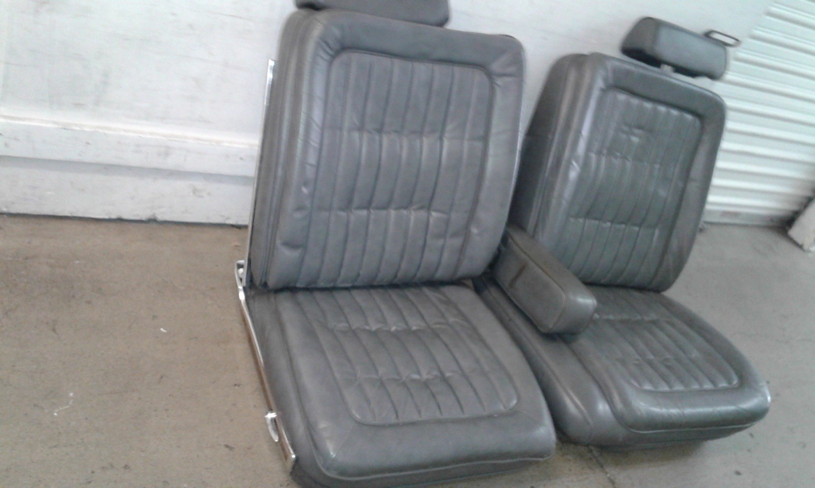 1982 1983 1984 1985 Oldsmobile Toronado Leather Seats Recliners Armrest