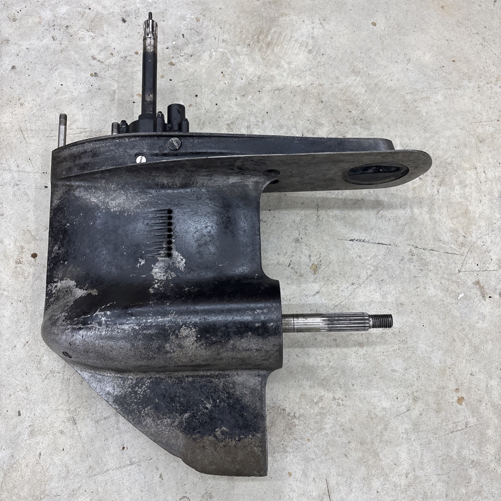 MerCruiser Pre-Alpha Lower Unit M/R/MR Gear Case Alpha One Outdrive Leg Foot MerCruiser Pre-Alpha Lower Unit M/R/MR Gear Case Alpha One Outdrive Leg Foot