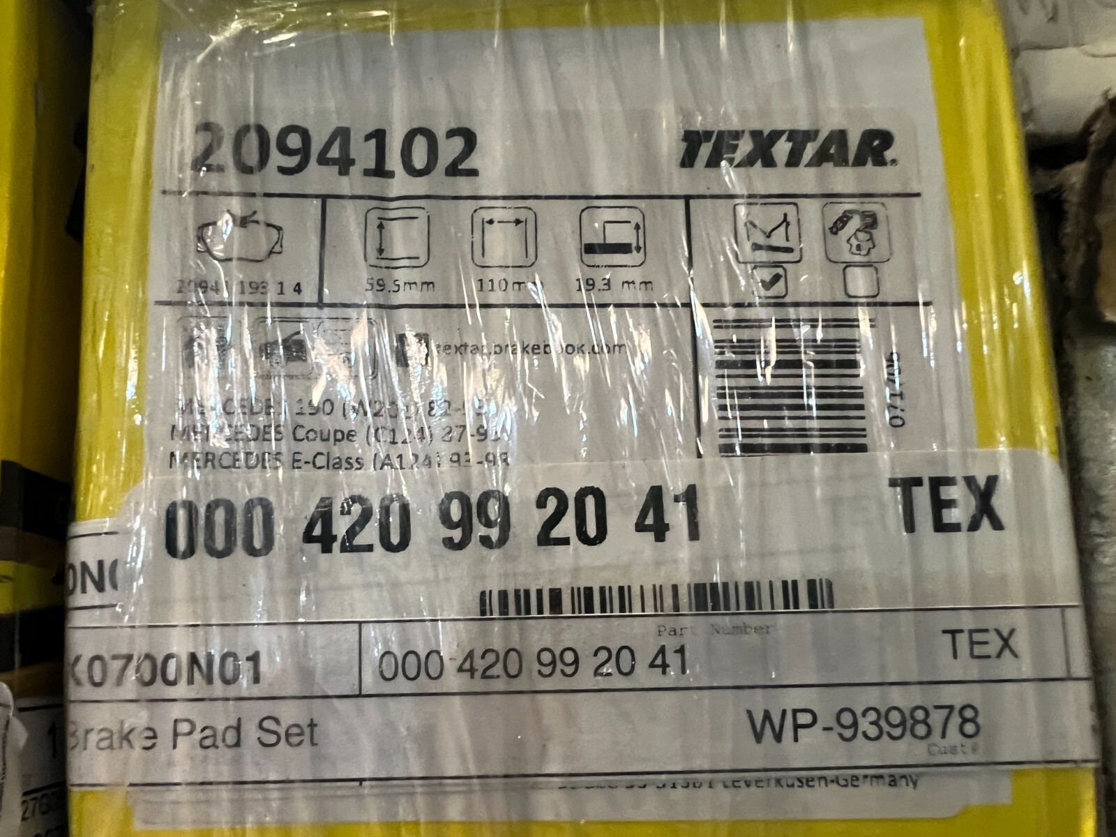TEXTAR BRAKE PAD SET 2094102 FRONT 000-420-99-20 MERCEDES 190 W201 E-CLASS W124