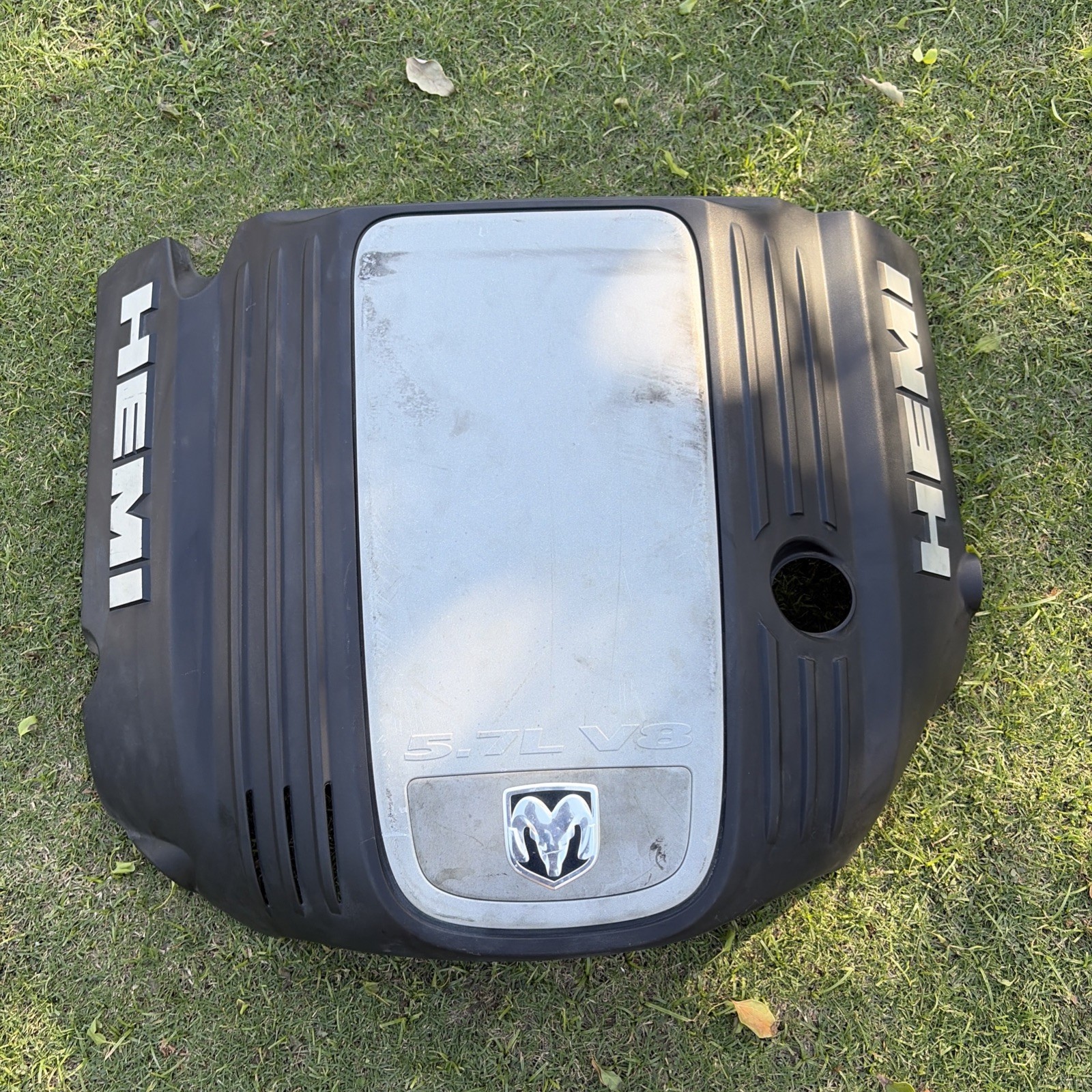 2005-2010 Dodge Charger Magnum 5.7L Engine Cover OEM 4593557AE