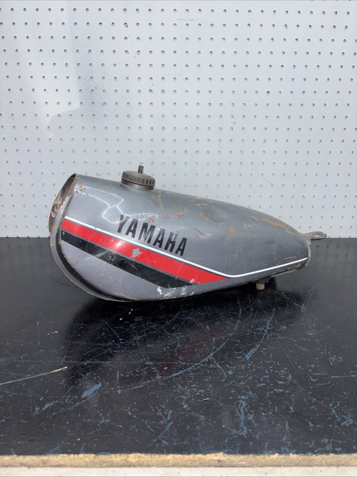 70s Yamaha Vintage Metal Dirt Bike 250? Gas Tank Fuel Reservoir OEM
