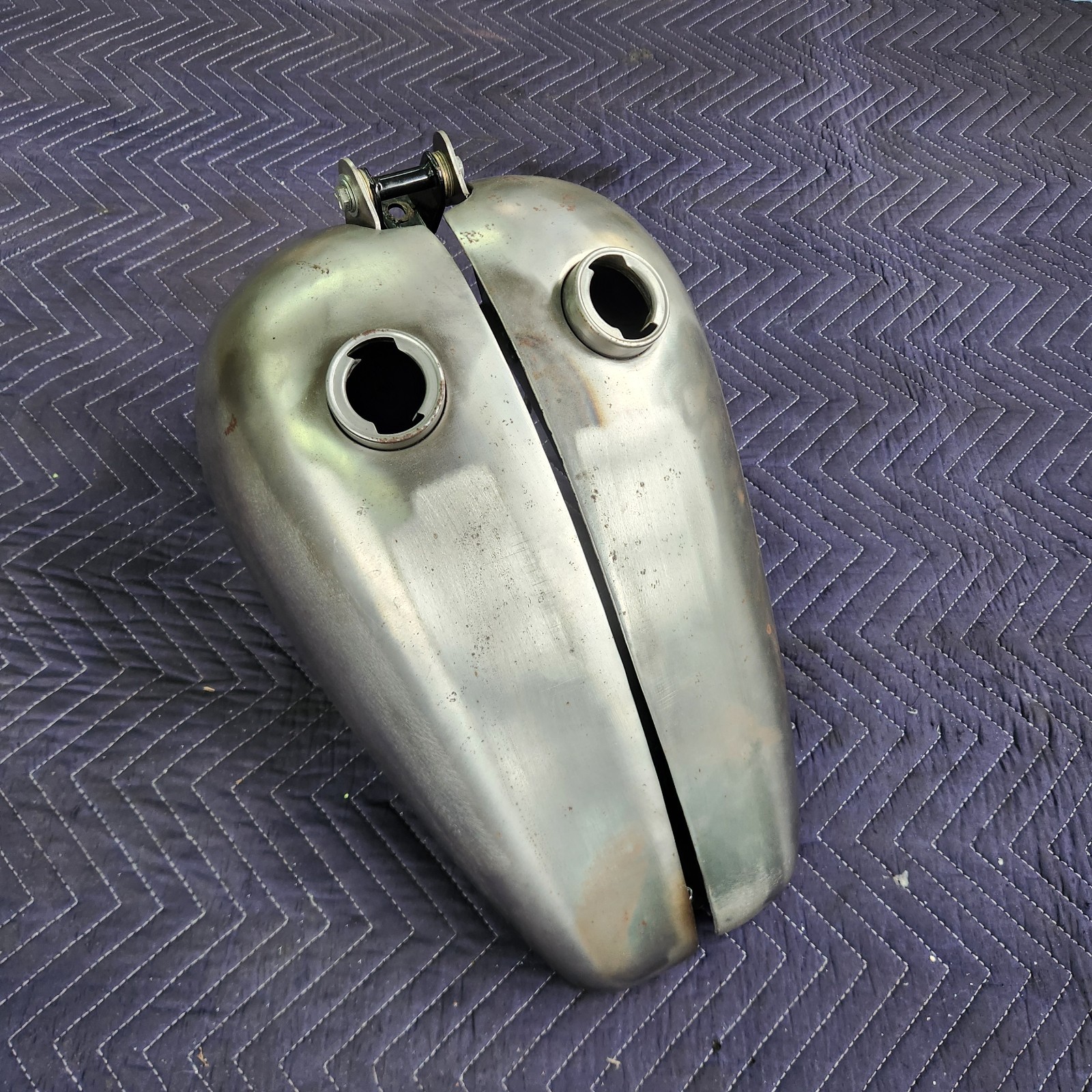 Lowbrow WX Gas Tanks. Modified To Fit Softail Frame Lowbrow WX Gas Tanks. Modified To Fit Softail Frame